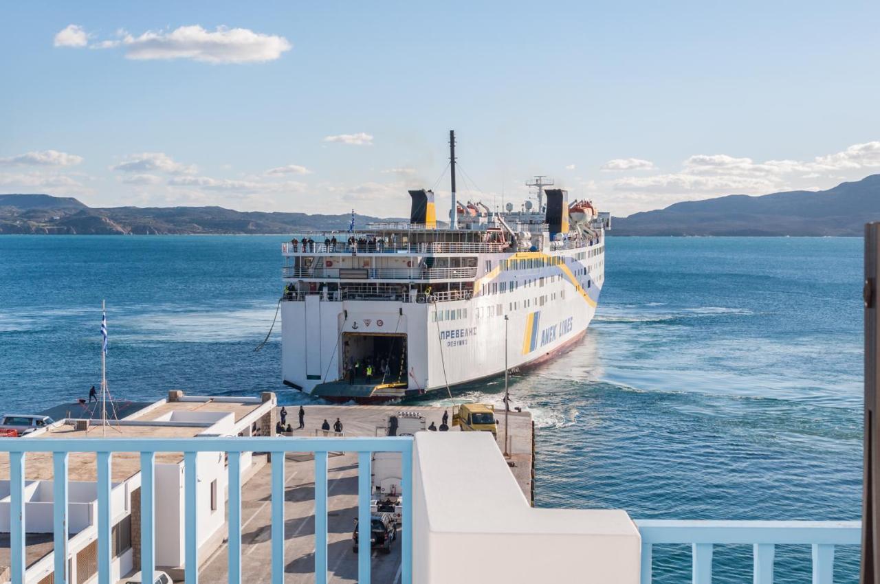 Il Porto Di Milos Adamantas  Luaran gambar